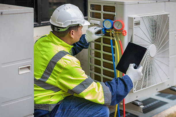 Professional Ac Installation technician working in Ottine, TX